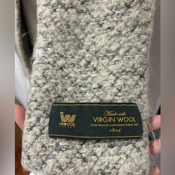 Wilfred - Aritzia Wool Coat - Picture 5 of 13